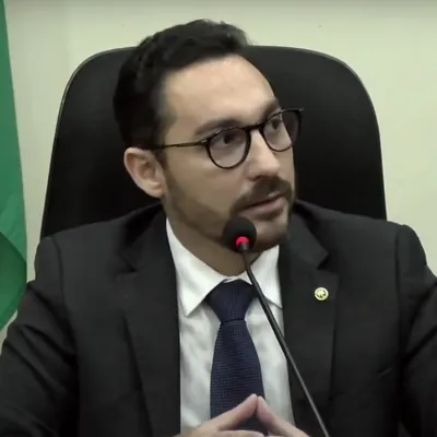 Foto do professor Lucas Nunes — CEI Intensivo DPERJ 2026