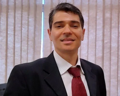 Foto do professor Tadeu Valverde — CEI Intensivo DPERJ 2026